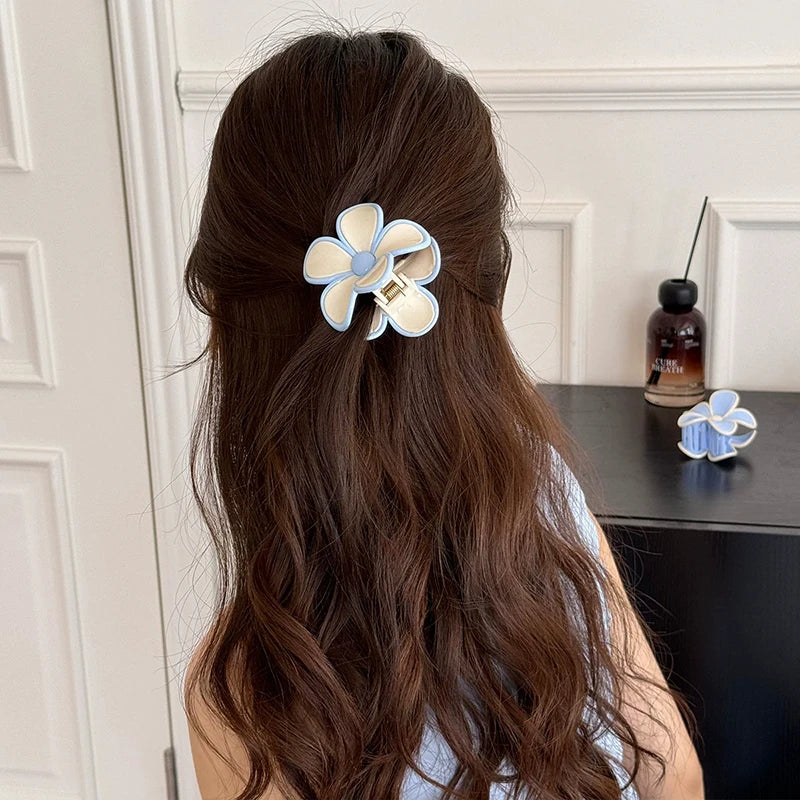 Cream Mousse Flower Medium Grab Clip Atmosphere Shark Back Head Plate Hairpin Half Tie Hair Summer New Claw Leading Fashion Kpop